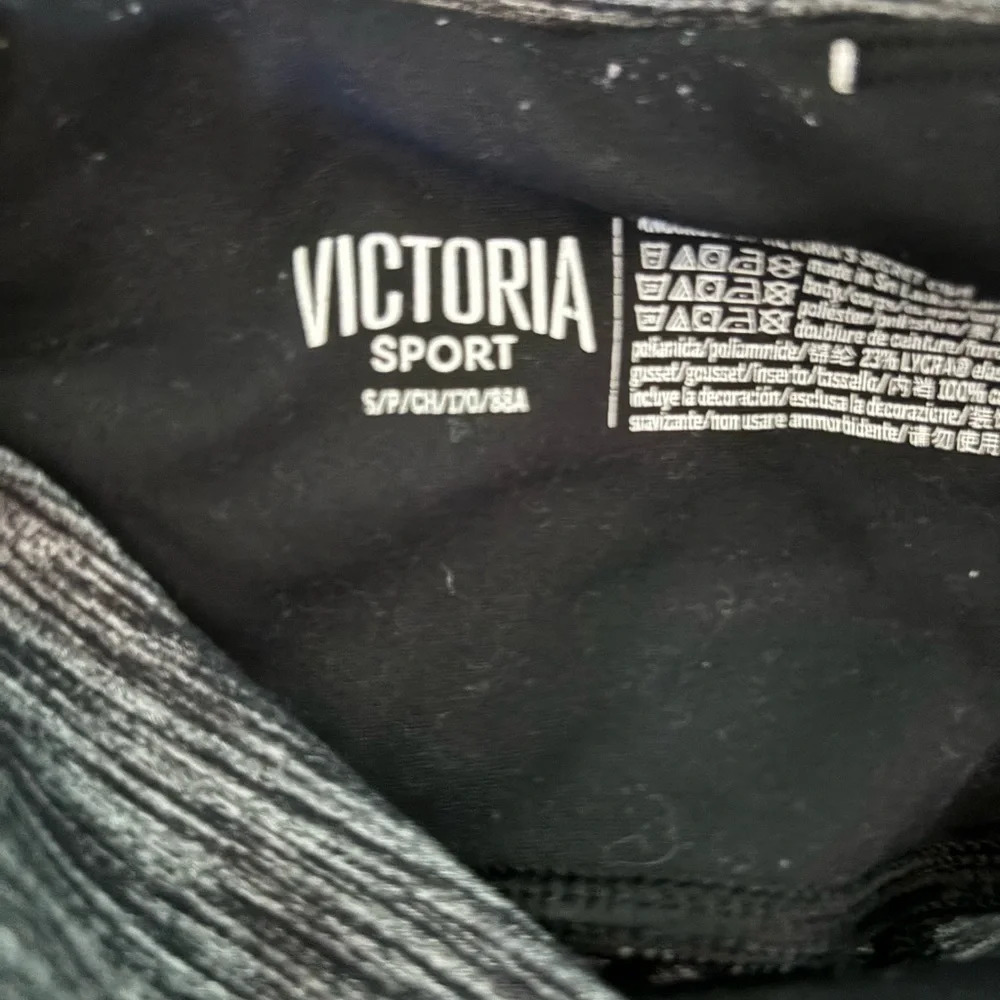 Victoria Sport Knockout by Victoria's Secret Womens Small Capri Black White - Picture 3 of 3